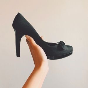 Stuart Weitzman bowtie heels